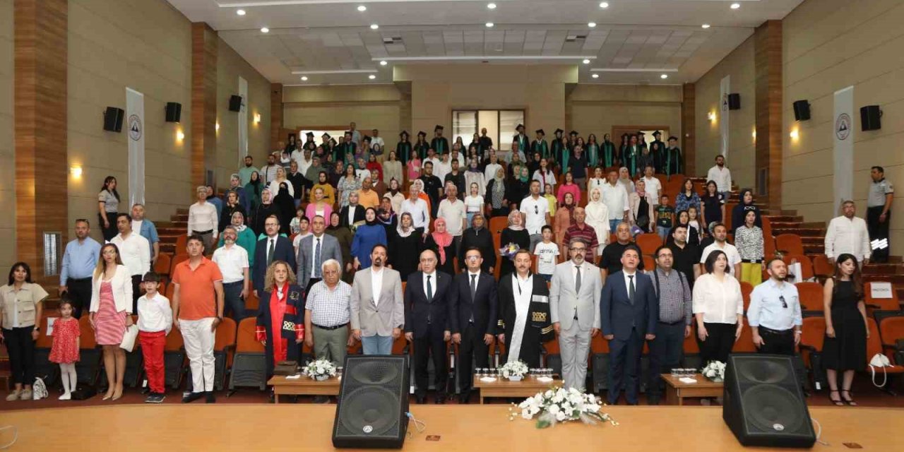 ERÜ Adalet MYO’da 12. dönem mezuniyet sevinci