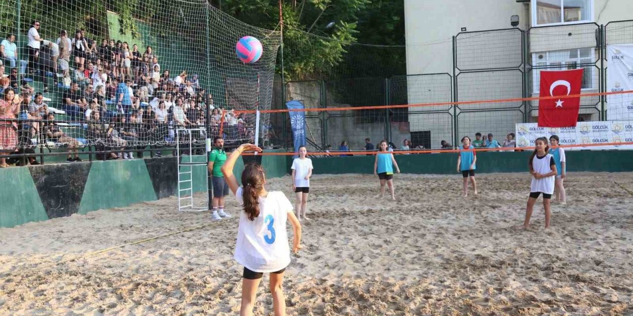 Plaj voleybol turnuvası yarın başlıyor