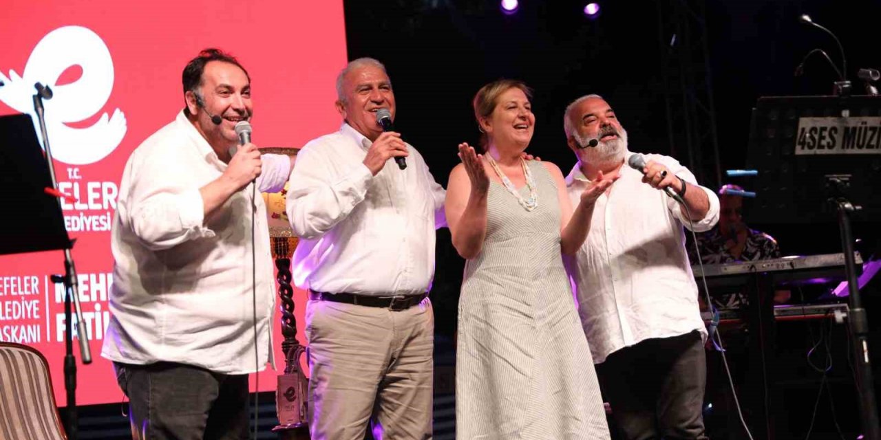 Efelerli vatandaşlar açık havada sanata doydu