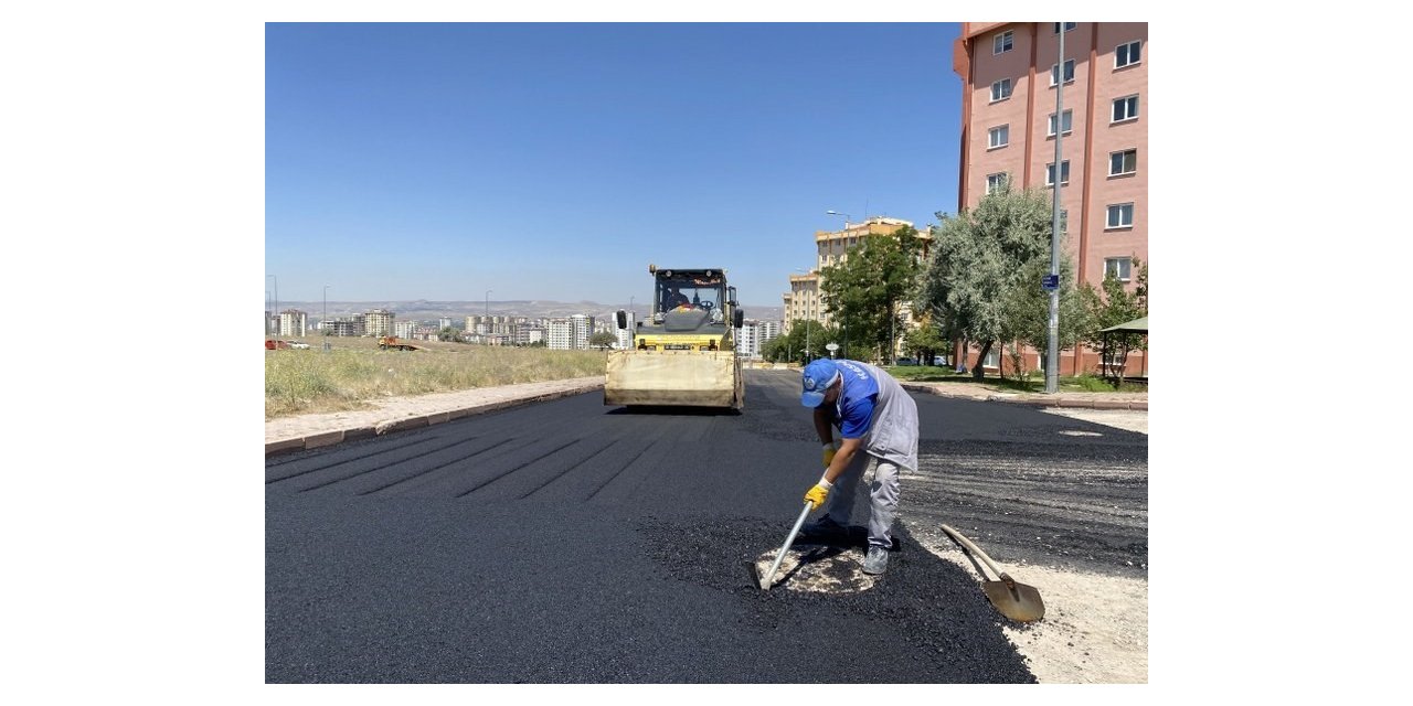 Melikgazi, TOKİ’de Yol Yenileme Çalışması Yapıyor