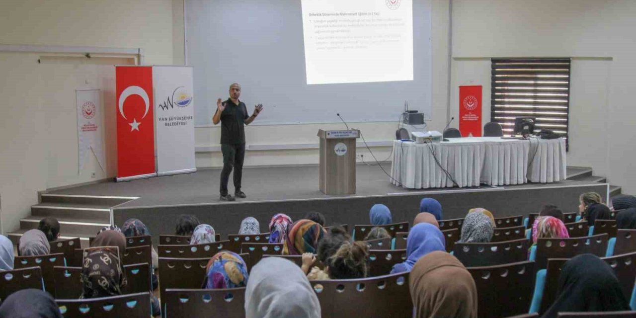 Van’da ‘Mahremiyet ve İstismar’ konulu seminer düzenlendi