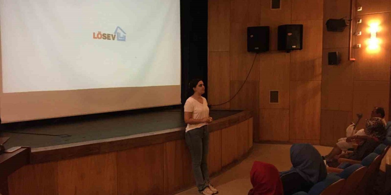 LÖSEV’den kanser hastası olan ailelere seminer