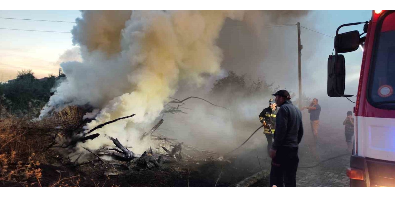 Boş arsada çıkan yangın korkuttu