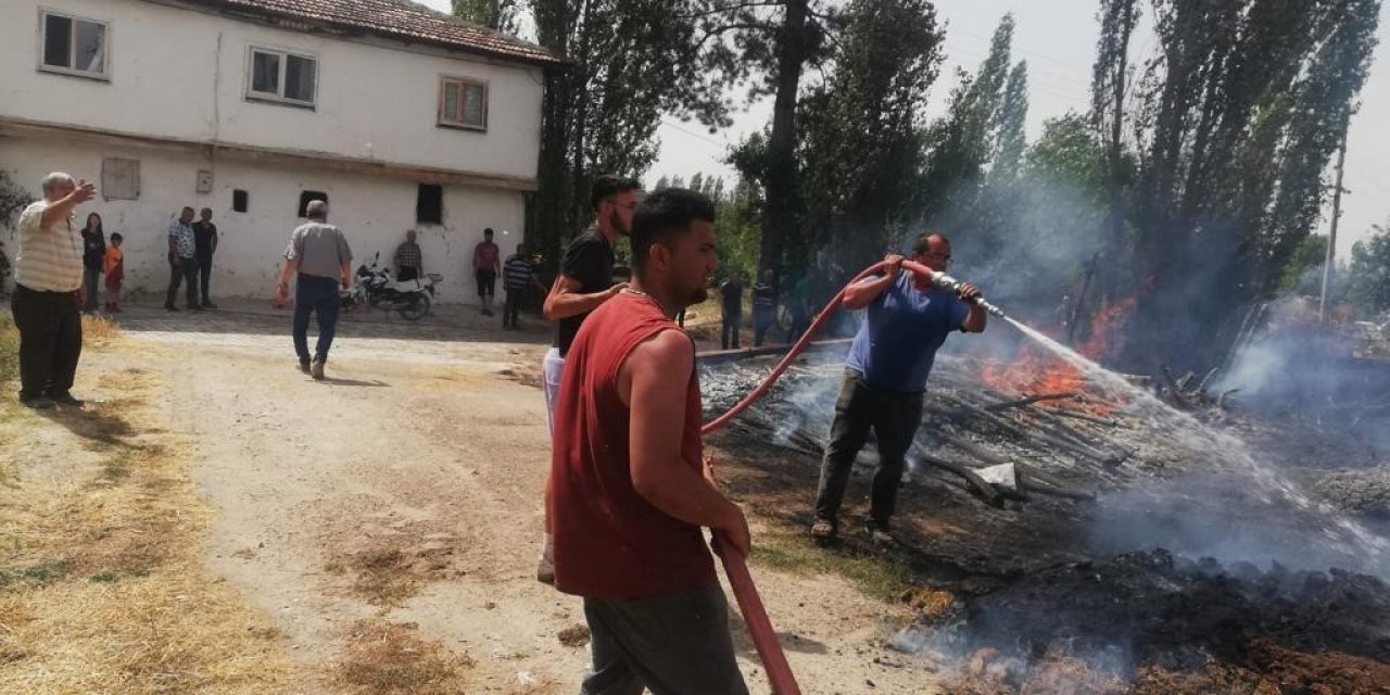 Sandıklı’da iki köyde çıkan arazi yangınlarında 10 dekar alan zarar gördü
