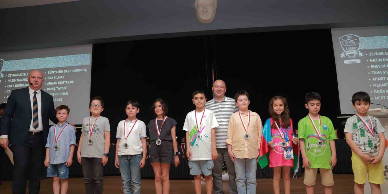 Genç matematikçiler İzmir Ekonomi’de buluştu