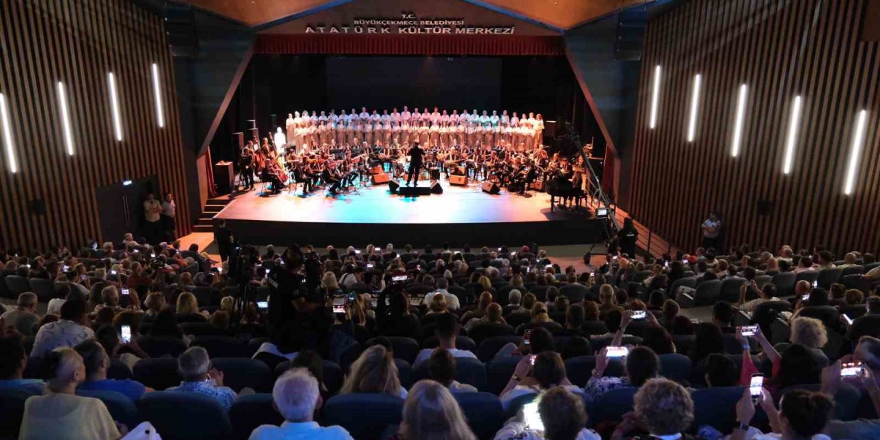 Büyükçekmece’de Aşık Veysel için anma gecesi düzenlendi