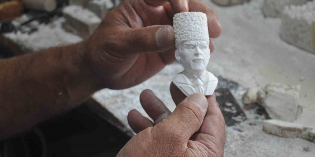 Gurbetçiler lüle taşı piyasasına alışveriş yaparak değer katıyor