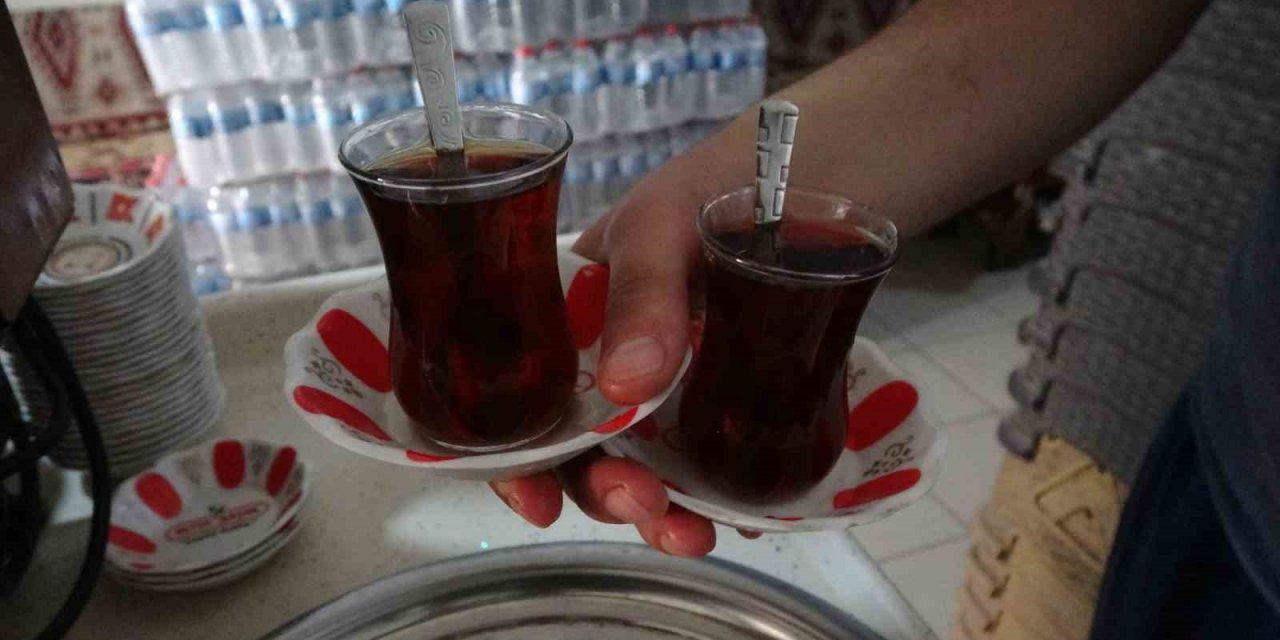Sıcak havalarda çay ve kahve tüketimine dikkat