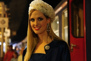 Caroline'nin istediği oldu