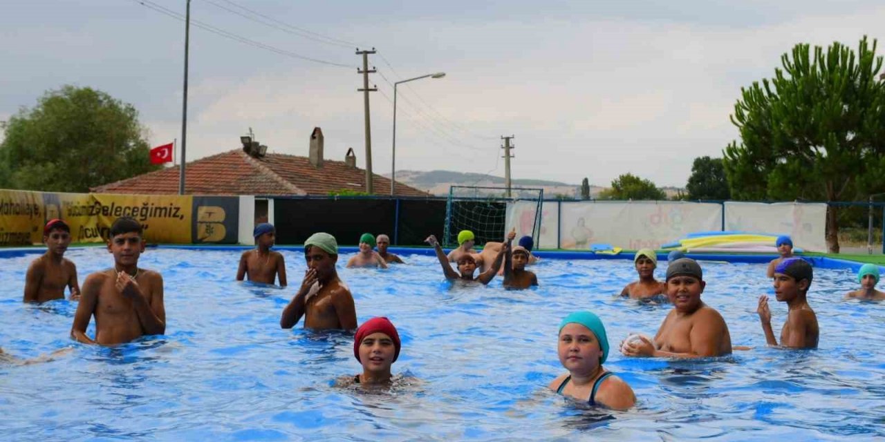 Balıkesir’de 9 bin çocuk yüzme öğrendi