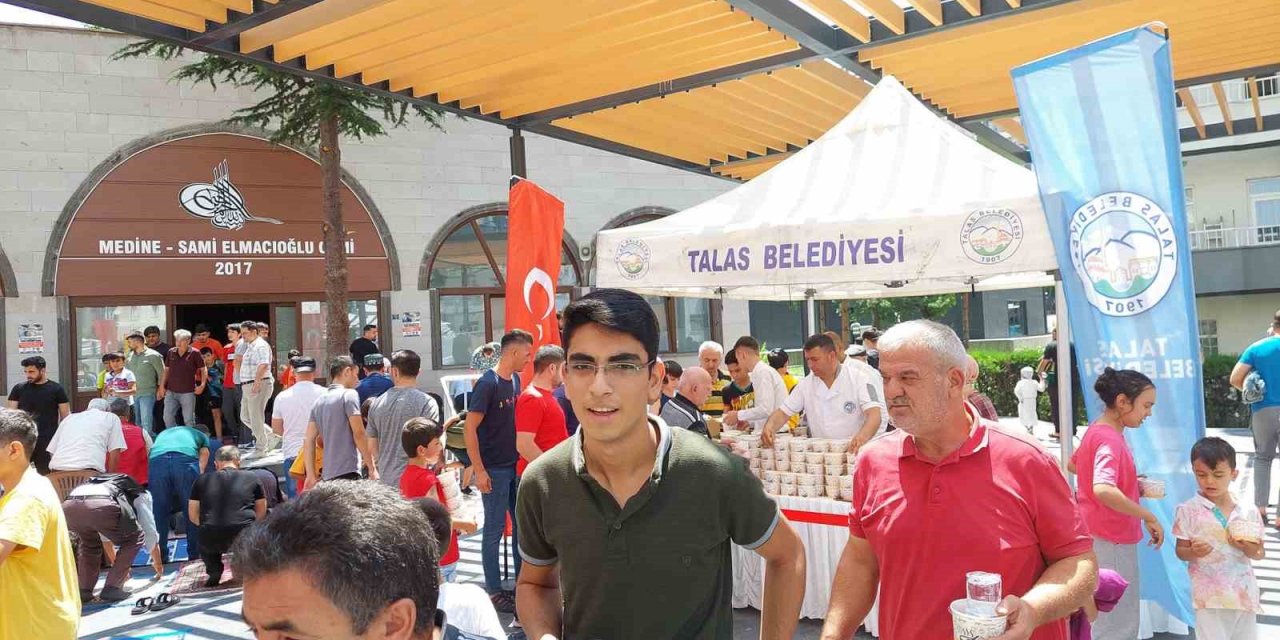 Talas Belediyesi’nden ‘aşure ikramı’