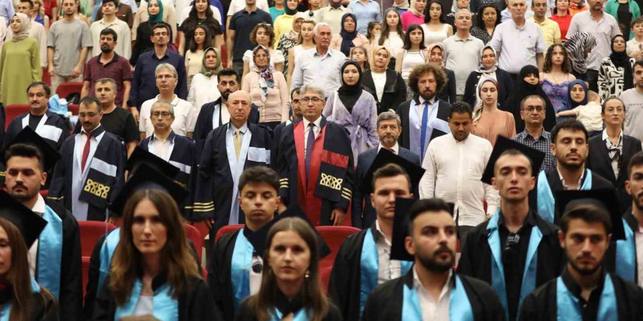 ERÜ Havacılık ve Uzay Bilimleri Fakültesi yeni mezunlarını verdi