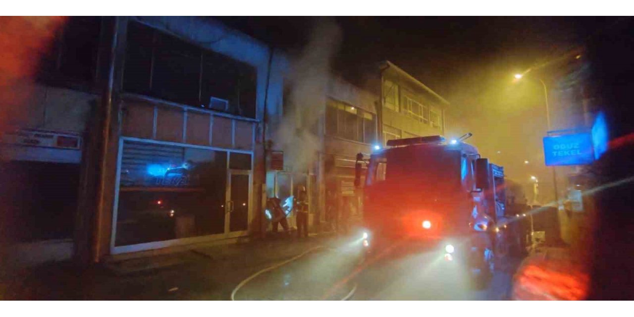 İşhanı’nda çıkan yangın çevre iş yerlerine de sıçradı