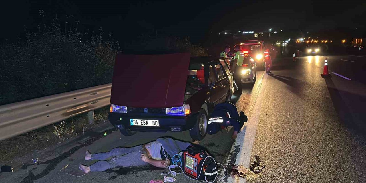 Emniyet şeridinde arıza yapan otomobile tır çarptı: 1 ölü, 3 yaralı