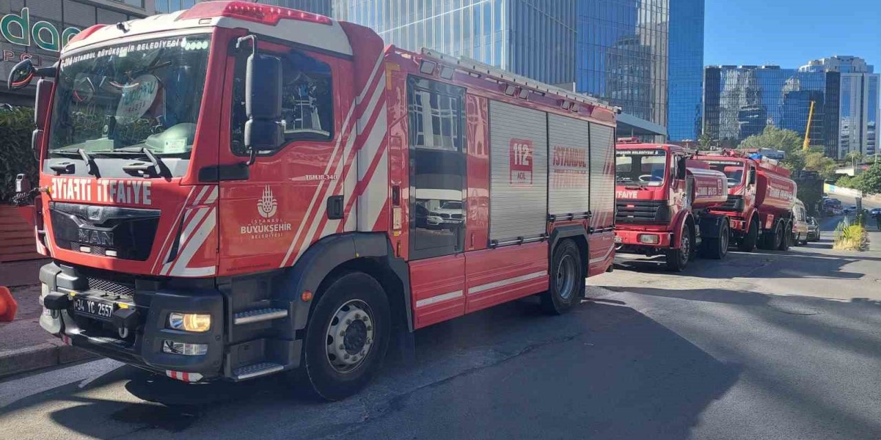 Sarıyer’de bir gıda deposunda yangın çıktı