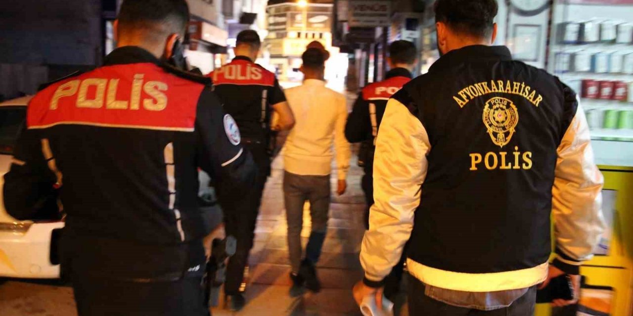 Hapis cezasıyla aranan 6 şahsı polis yakaladı