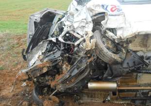 İşçi servisi otomobille çarpıştı: 7 yaralı