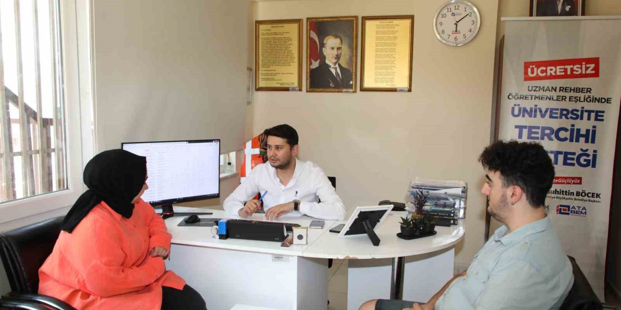 Büyükşehir’den gençlere üniversite tercihinde ücretsiz destek