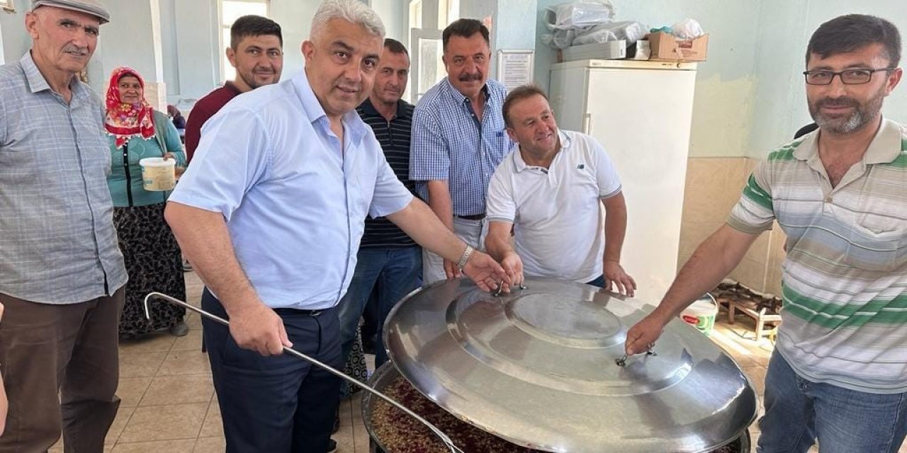 Kutluhallar köyünde geleneksel aşure etkinliği