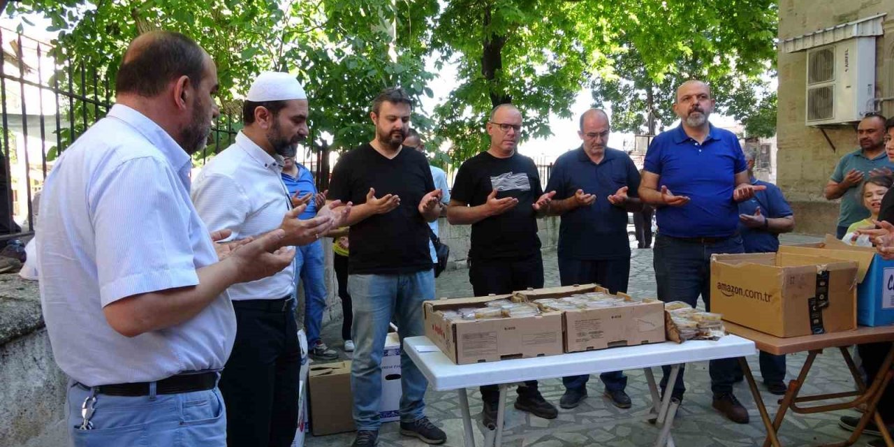 Tavşanlı’da 15 yıldır devam eden aşure ikramı geleneği