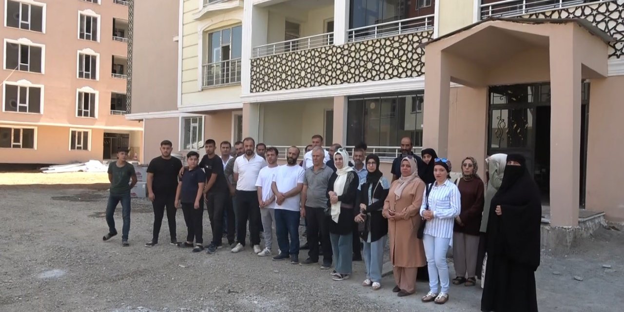Muş’ta ev almak isteyen vatandaşlar müteahhit mağduru oldular