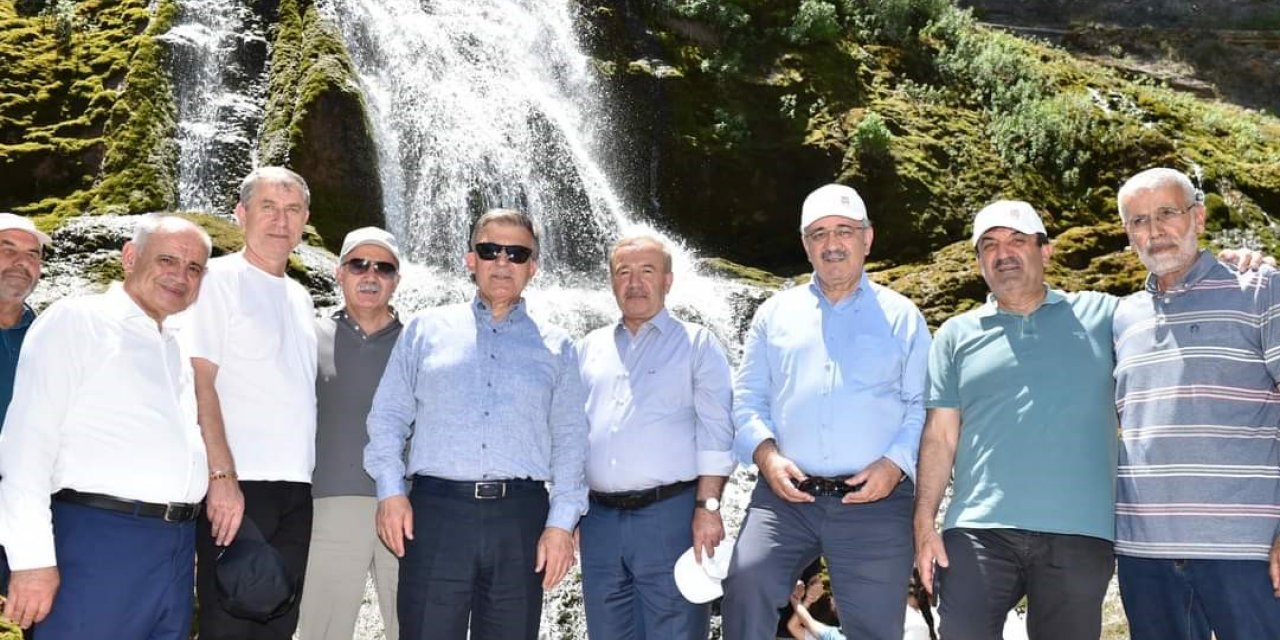 Abdullah Gül Kapuzbaşı Şelalelerini gezdi