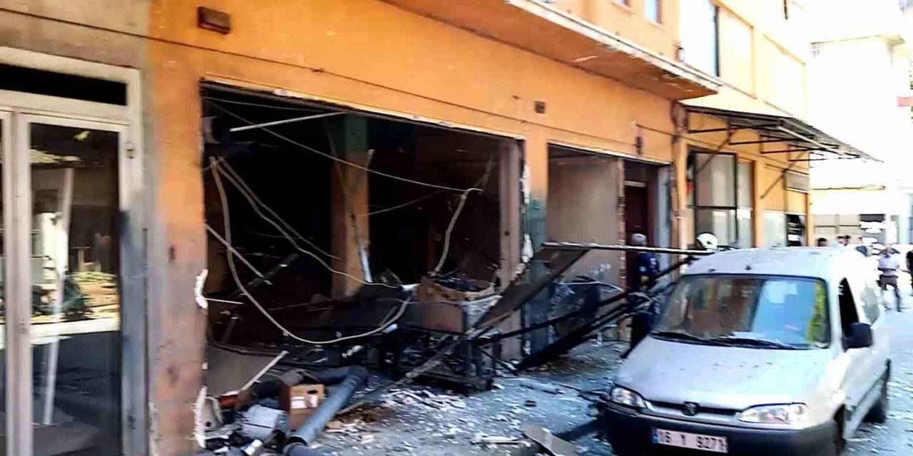 Bursa’da fabrikada patlama...Patlama sonrası sıcak görüntüler: 2 yaralı