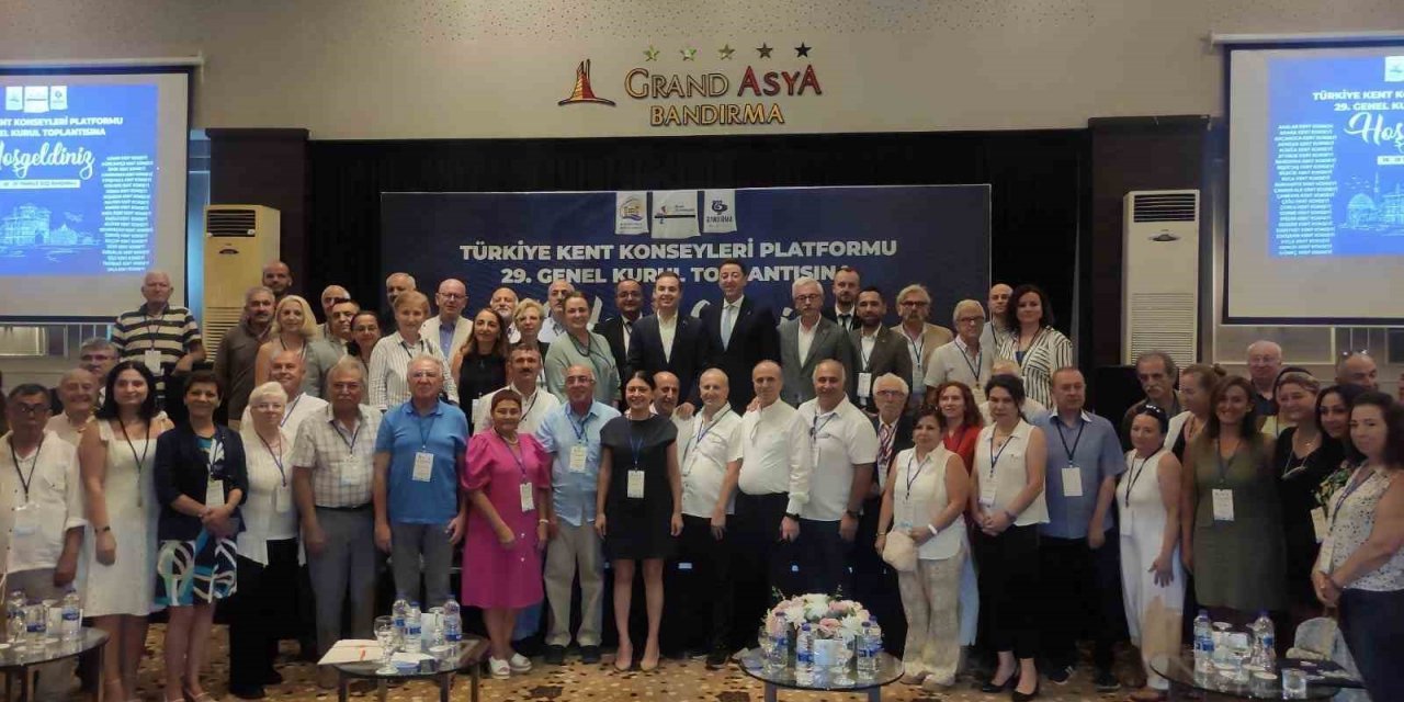 Türkiye Kent Konseyleri Birliğinde Devir Teslim Töreni