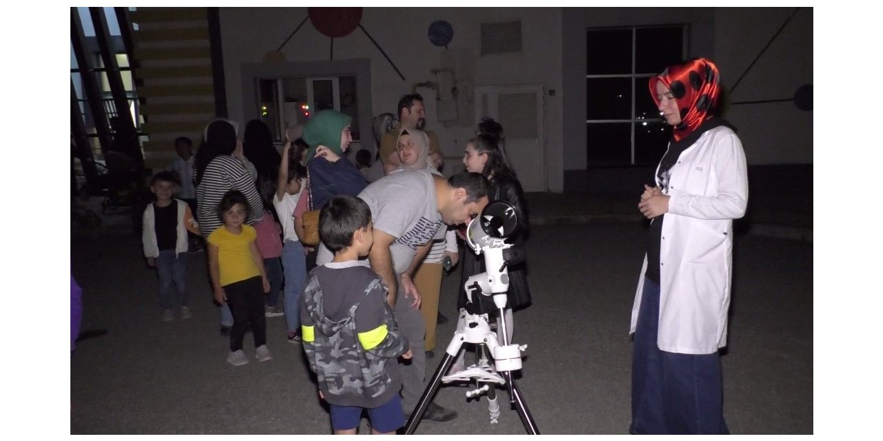 Çocukların gökyüzü gözlem heyecanı