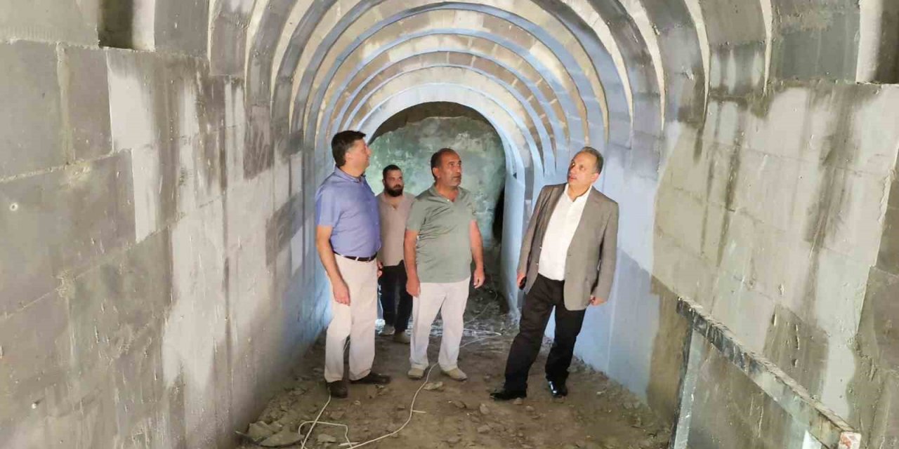 Talas’ta tarihi sarnıç gün yüzüne çıkartılıyor