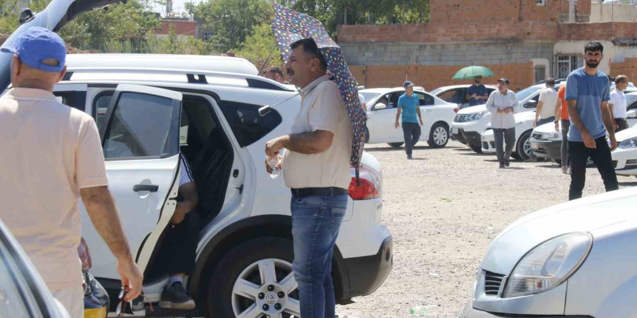 Diyarbakır’da ikinci el oto pazarında 46 derece altında sıkı pazarlık