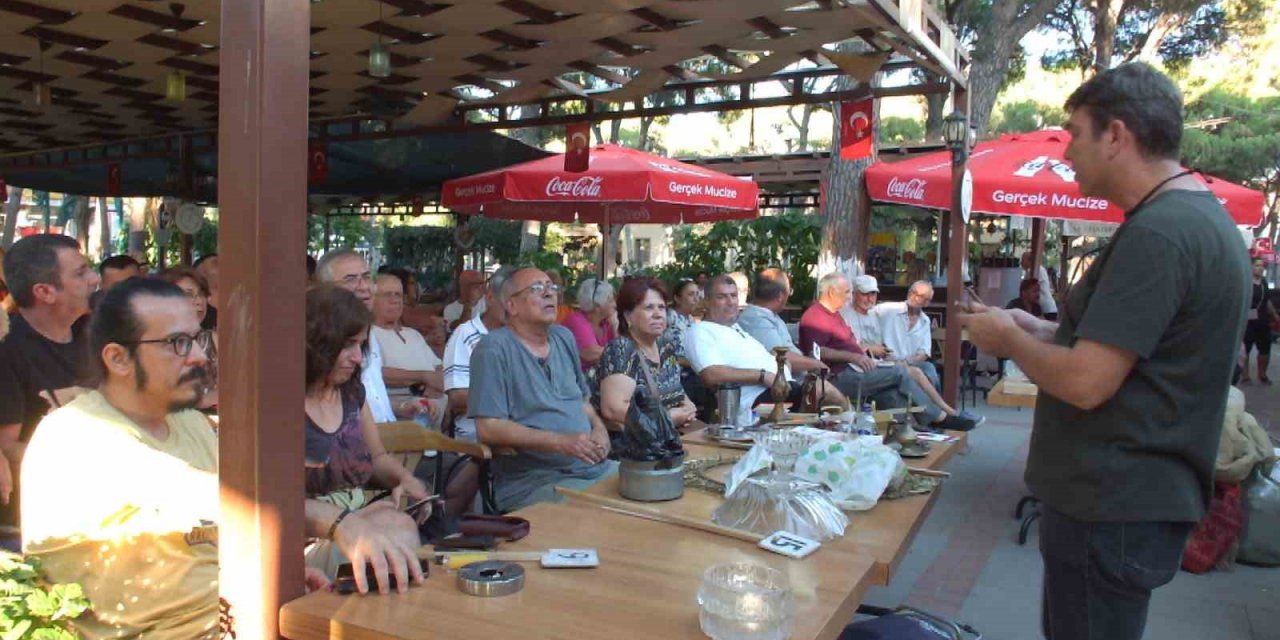 Balıkesir’de çay bahçesindeki antika mezadı ilgi gördü