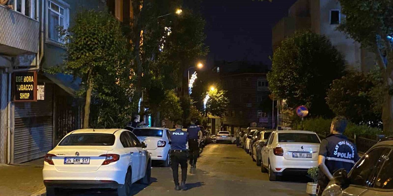 Bayrampaşa’da sokak ortasında çatışma çıktı, 1 polis memuru yaralandı