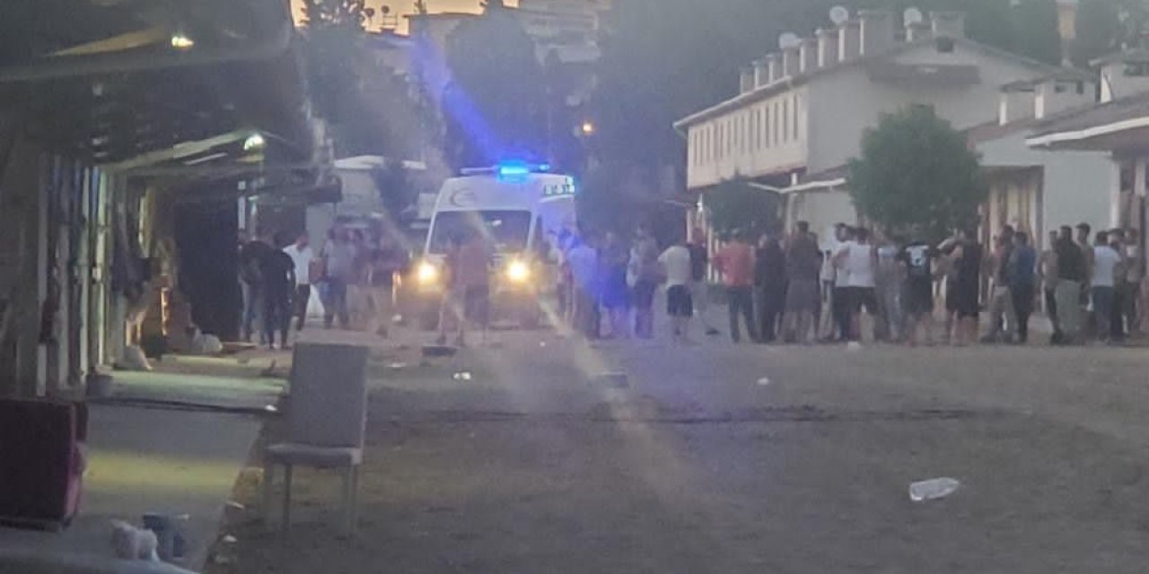 İzmir’deki hipodromda meydan muhaberesi gibi kavga kamerada! 6 kişi yaralandı