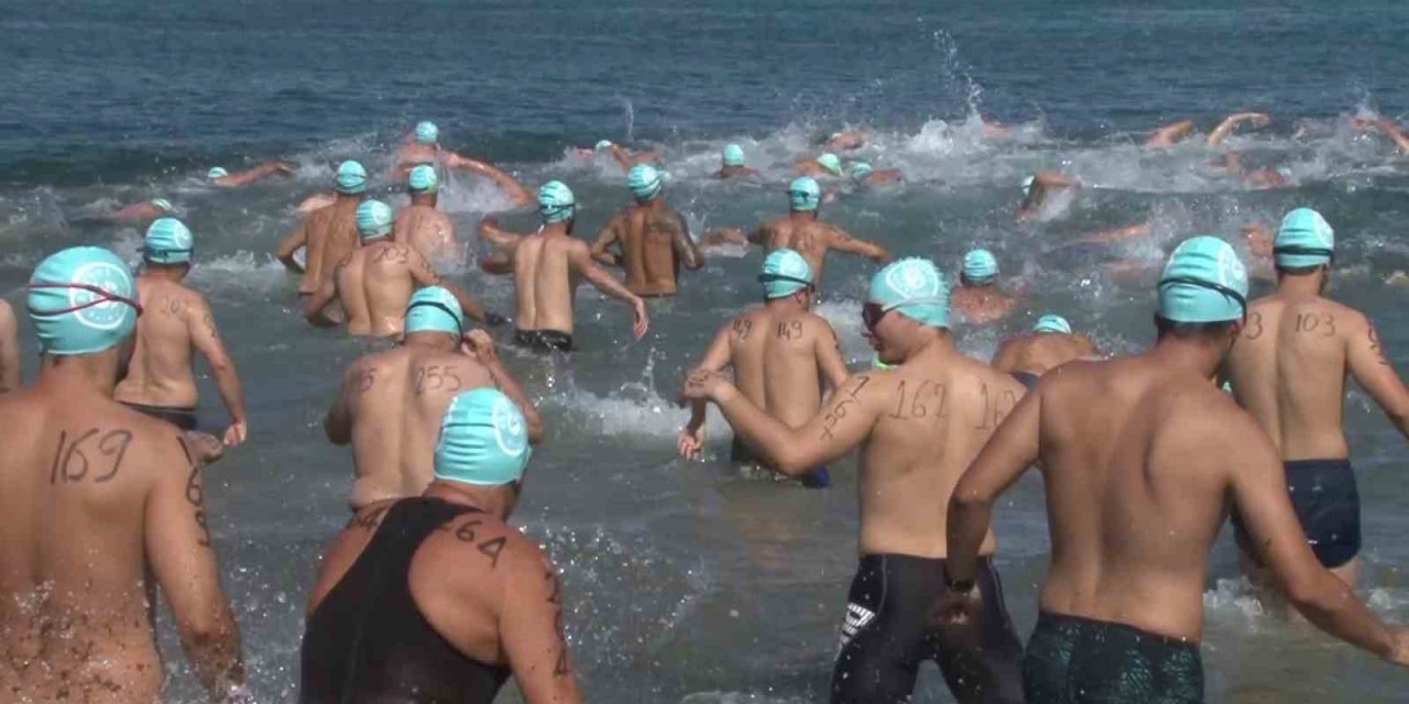 Beykoz Su Sporları Festivali renkli görüntülere sahne oldu