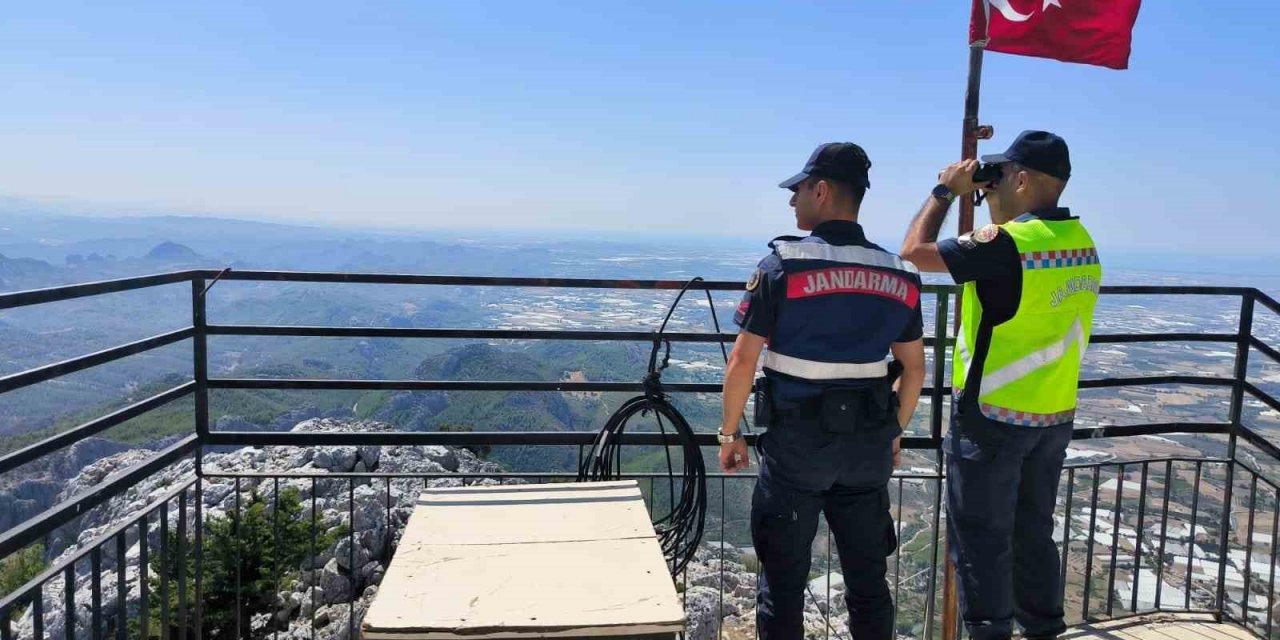 Serik’te jandarma orman denetimlerini sıklaştırdı