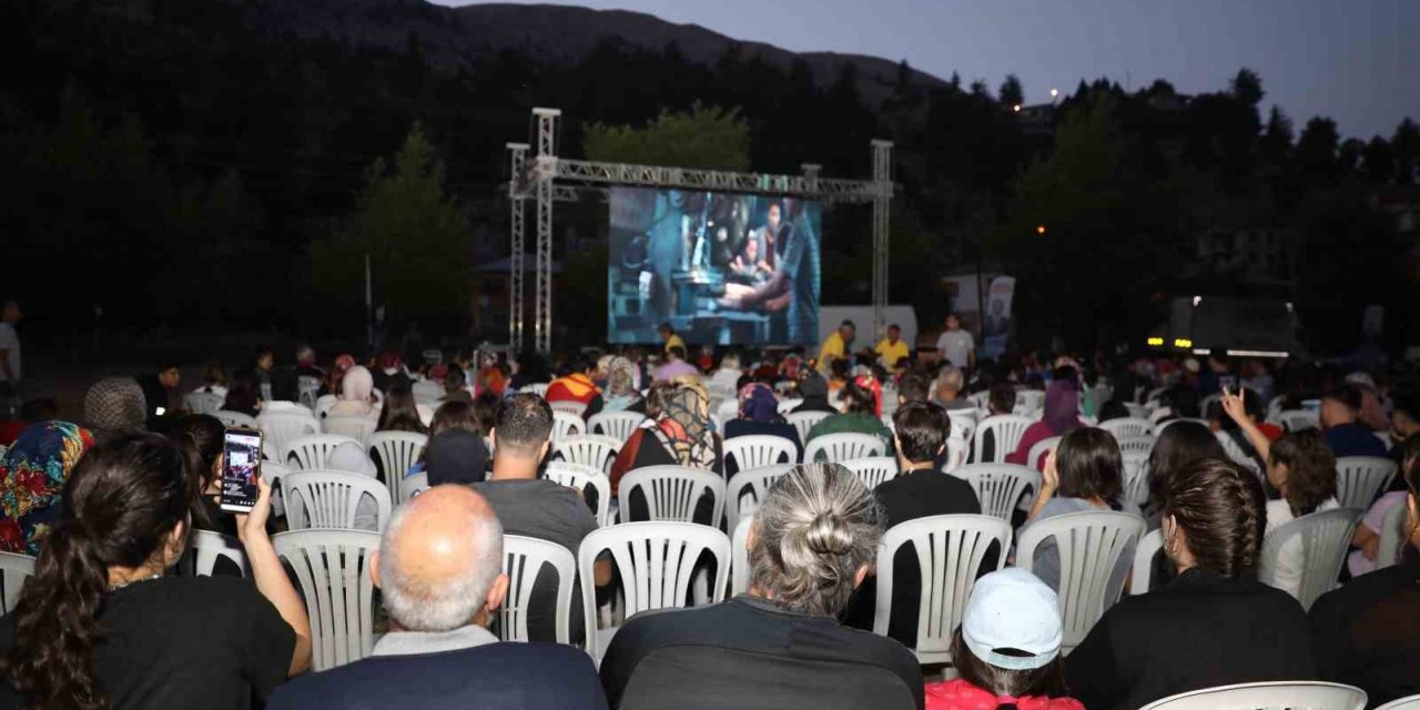 Yüreğir Belediyesi sinemayı yaylalara taşıdı