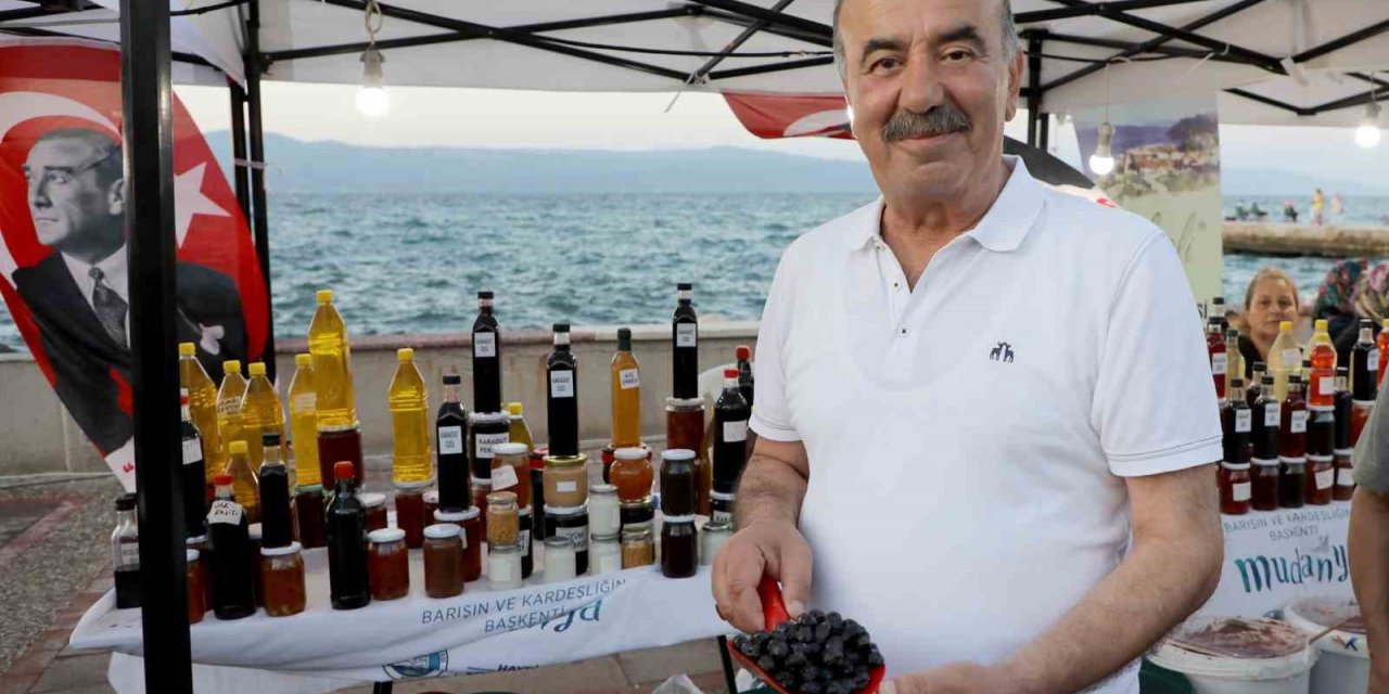 Tirilye zeytin şenliği ile coştu