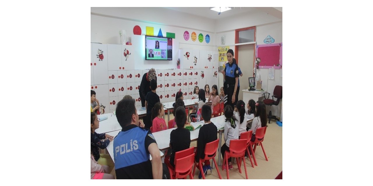 Isparta’da toplum destekli polisler vatandaşı bilgilendirdi