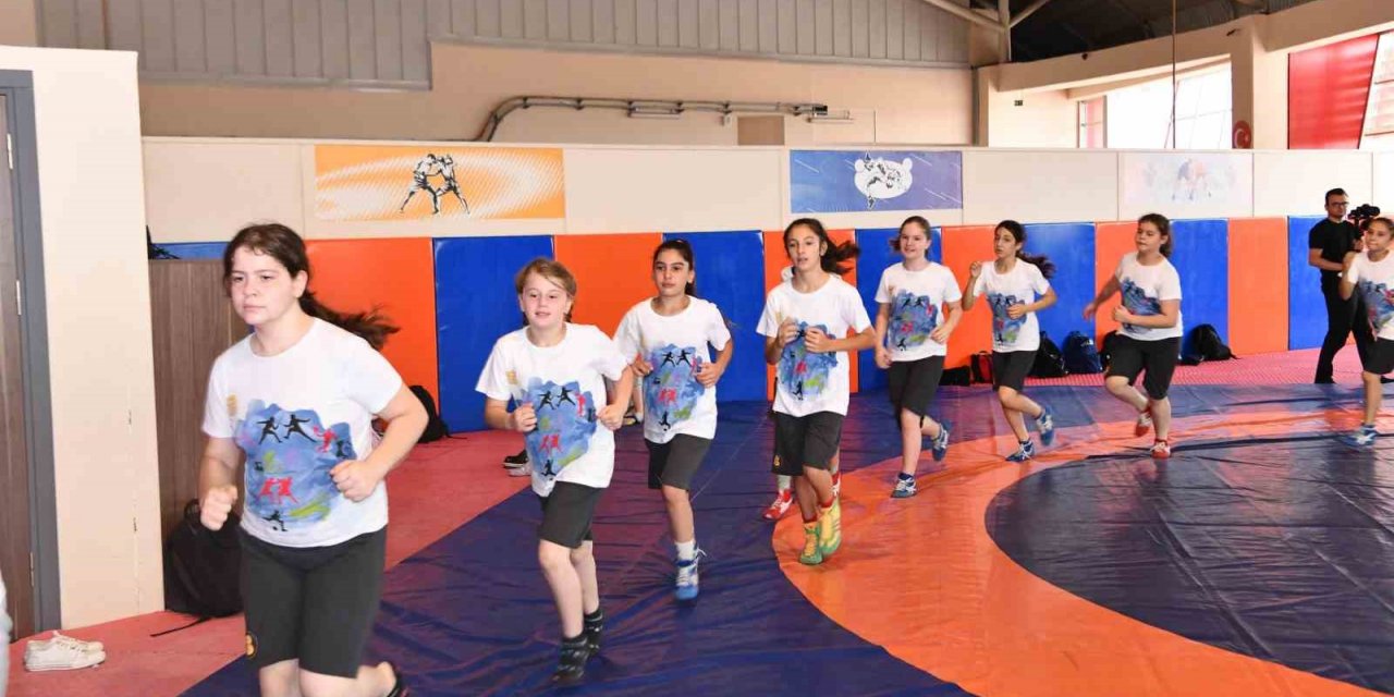 Balıkesirli gençlerin yaz tatili hareketli geçiyor