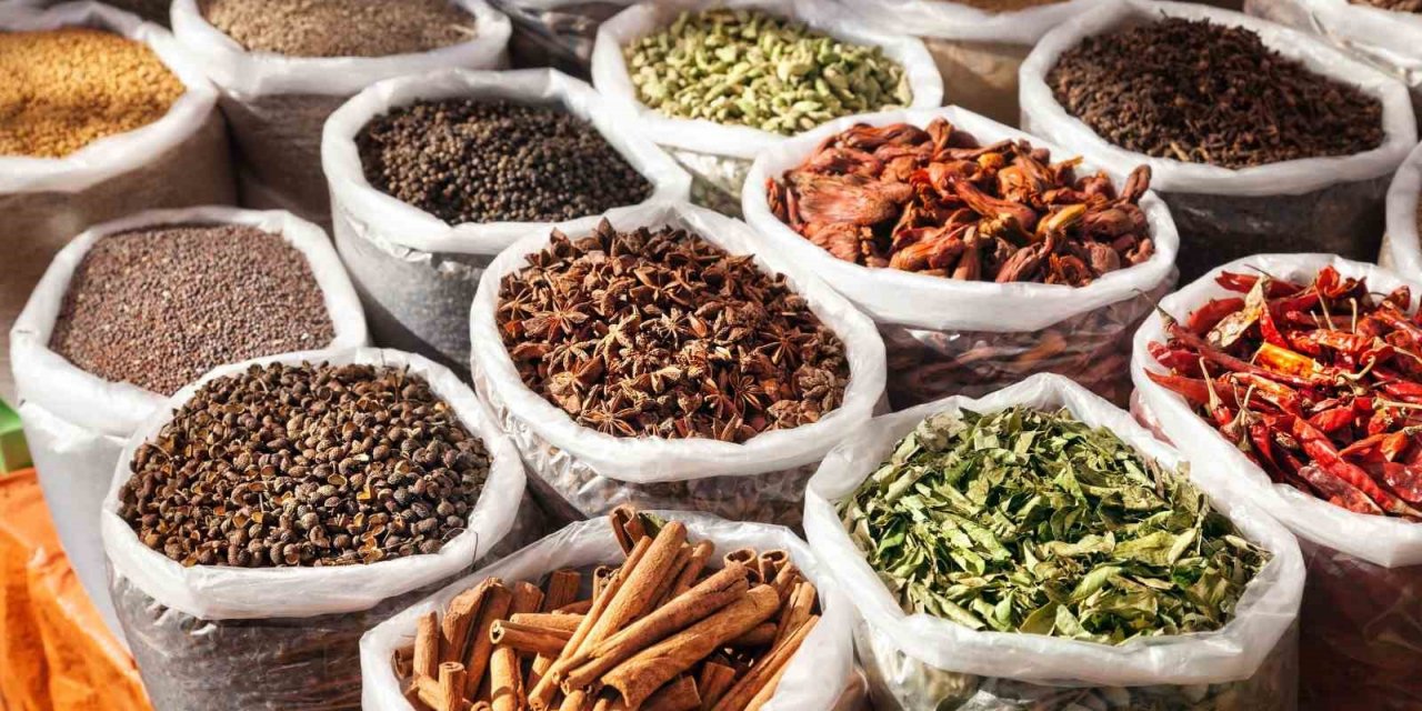 Uşak yılın ilk yarısında ithal ettiğinden fazlasını ihraç etti