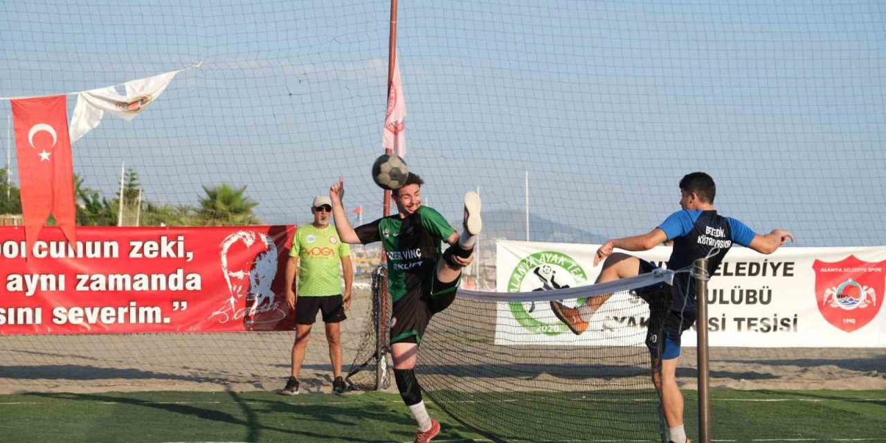 3’üncü Geleneksel Alanya Belediyesi Ayak Tenisi 100. Yıl Türkiye kupası yapıldı