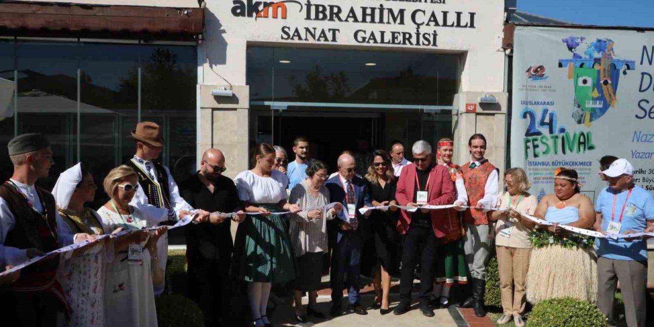 Büyükçekmece’de açılan “Nazif’in Düğmeleri’’ ve “Ritmin 100’ü Enstrüman" sergileri yoğun ilgi gördü