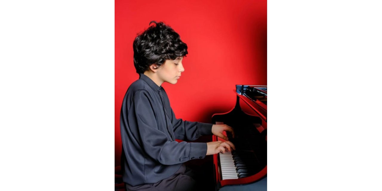 Genç Piyanist Ali Keskin Moskova’da sahne alacak