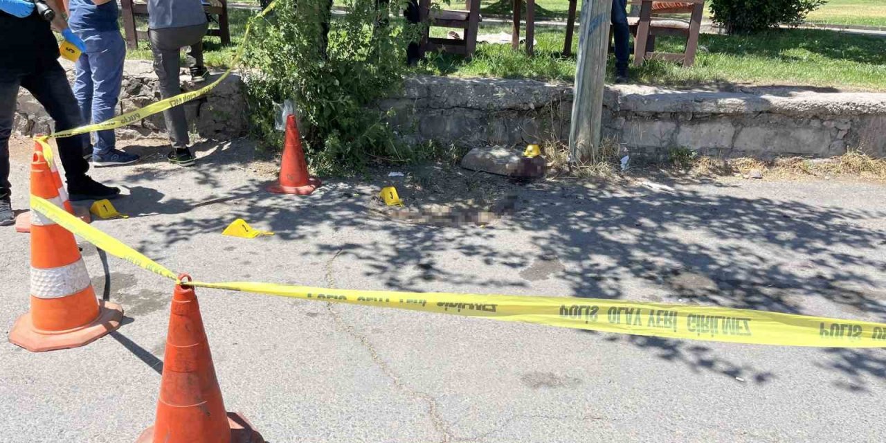 Diyarbakır’da iki esnaf arasında silahlı park kavgası: 2 yaralı