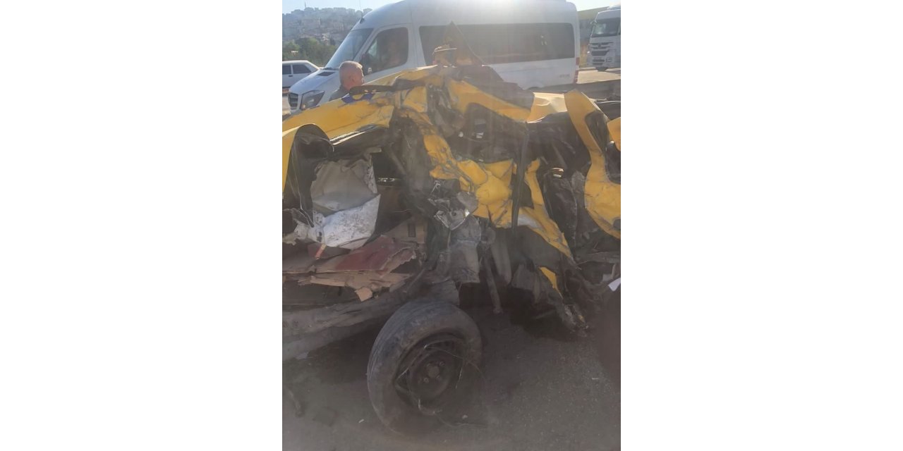 Paramparça olan araçlardan sağ çıktılar