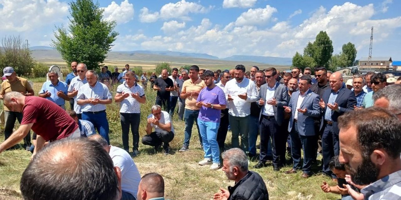 Muhammet Emin Erdoğan Selim’de toprağa verildi