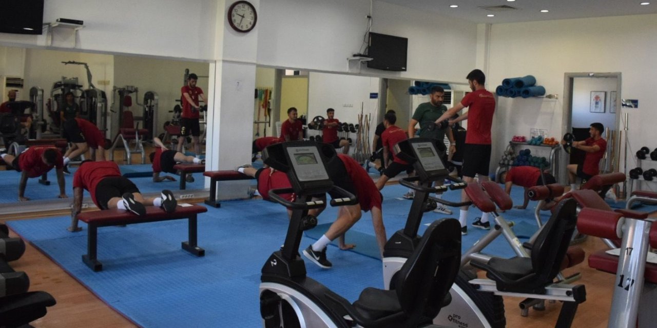 Anadolu Üniversitesi salonda kuvvet çalıştı