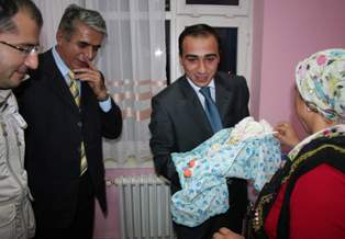 Yeni yılın ilk bebeğine Hayrunnisa Gül ismi