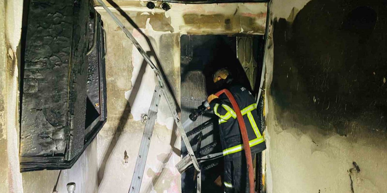 İncirliova’da müstakil ev küle döndü